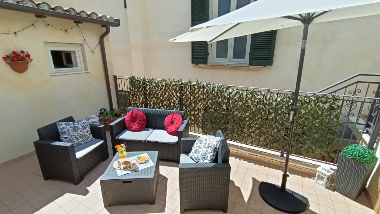 Cozy House Con Corte Privata In Centro Storico Aq LʼAquila Zewnętrze zdjęcie