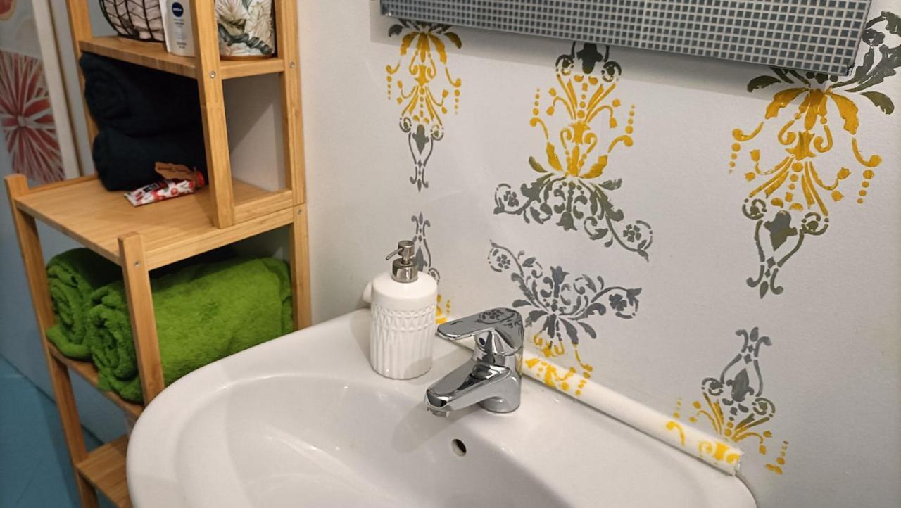 Cozy House Con Corte Privata In Centro Storico Aq LʼAquila Zewnętrze zdjęcie